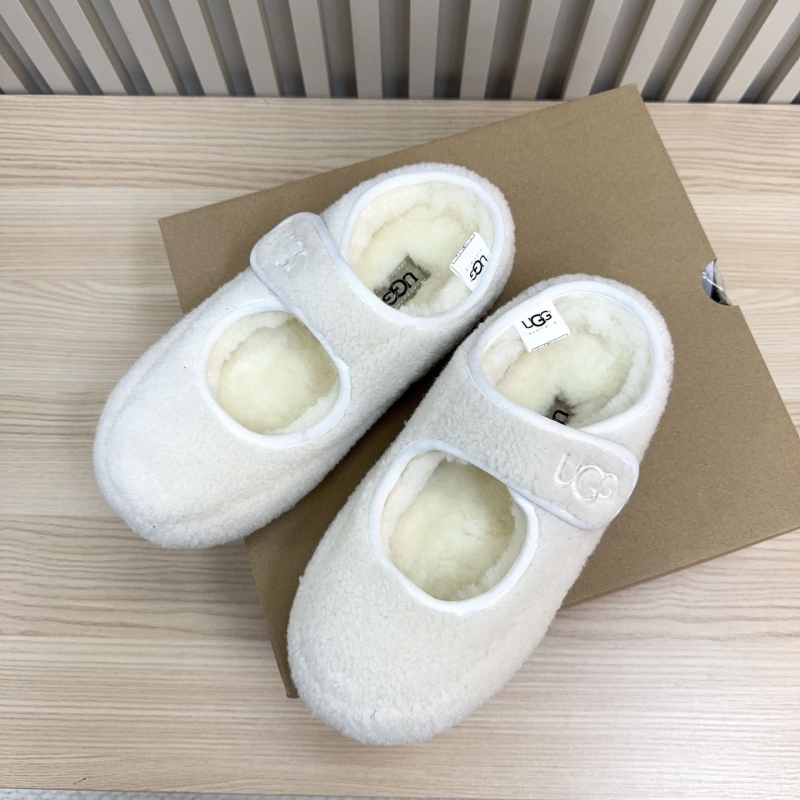 Ugg Flat Shoes